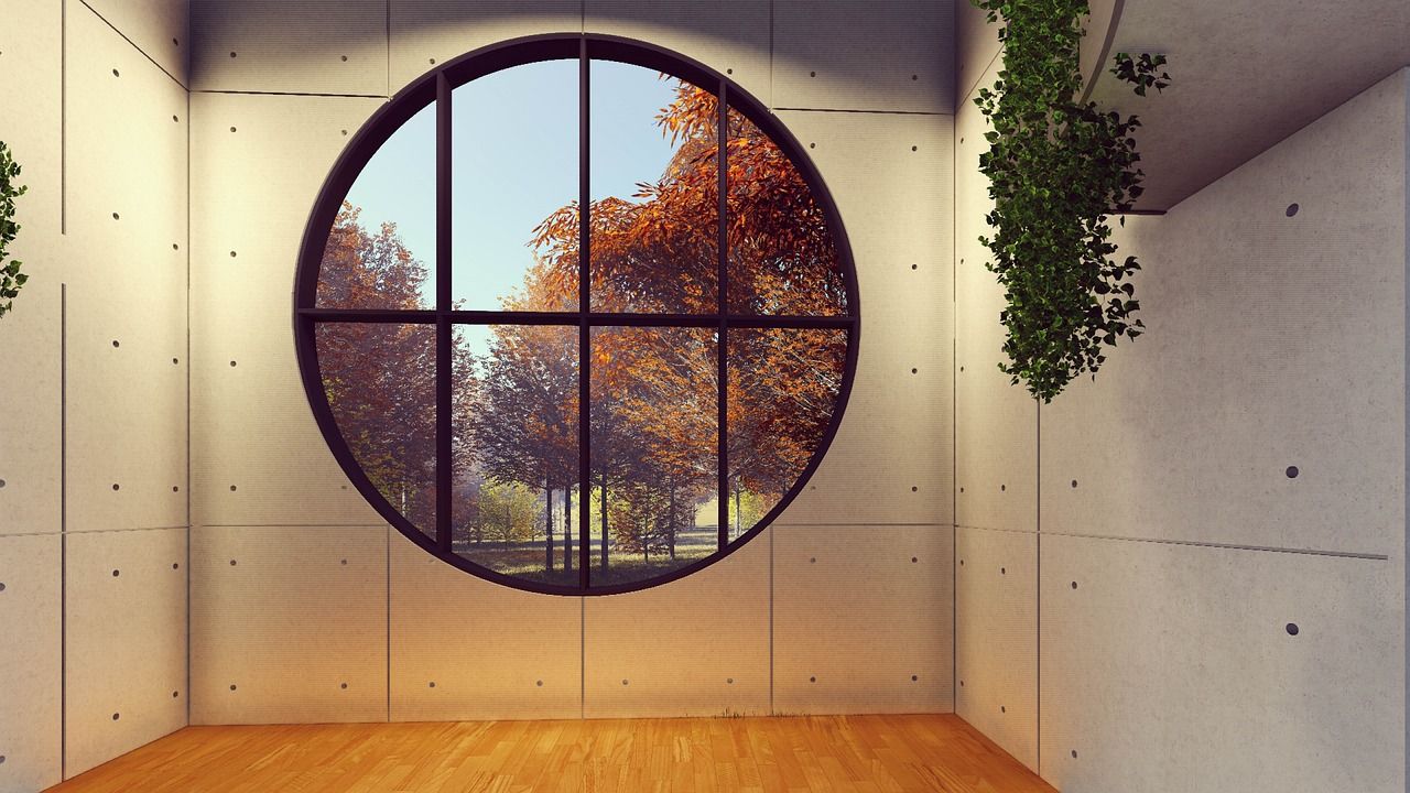 Szkło w przestrzeni mieszkalnej - jakie możliwości daje współpraca ze szklarzem?